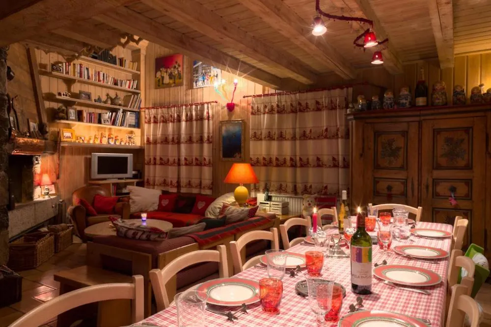 Bed & Breakfast Chalet Mokus Les Allues